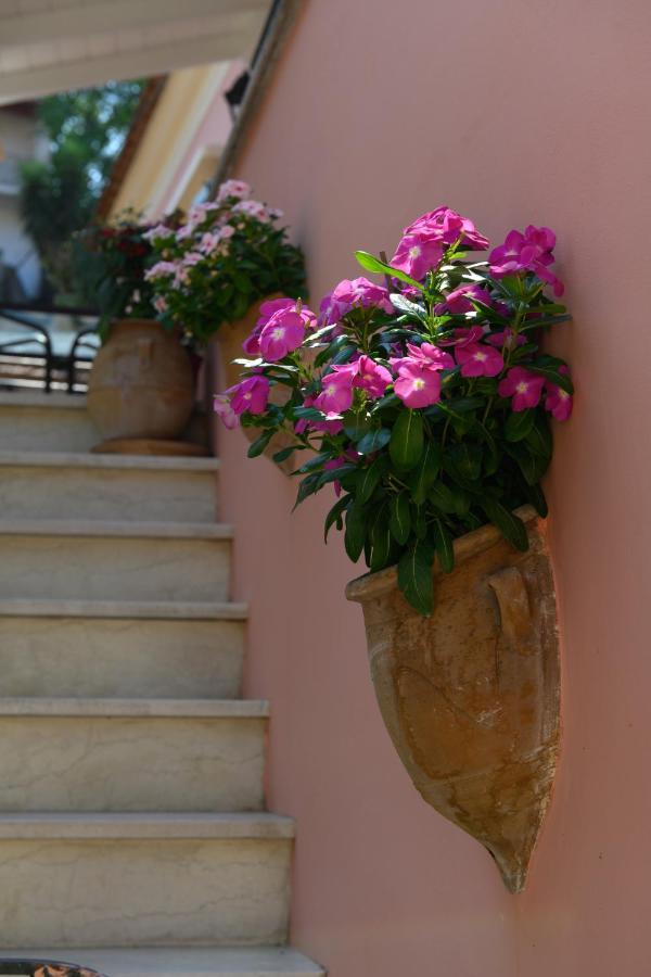 La Maisonette House In The Heart Of Liapades Close To Rovinia Beach & Paleokastritsa Exteriör bild