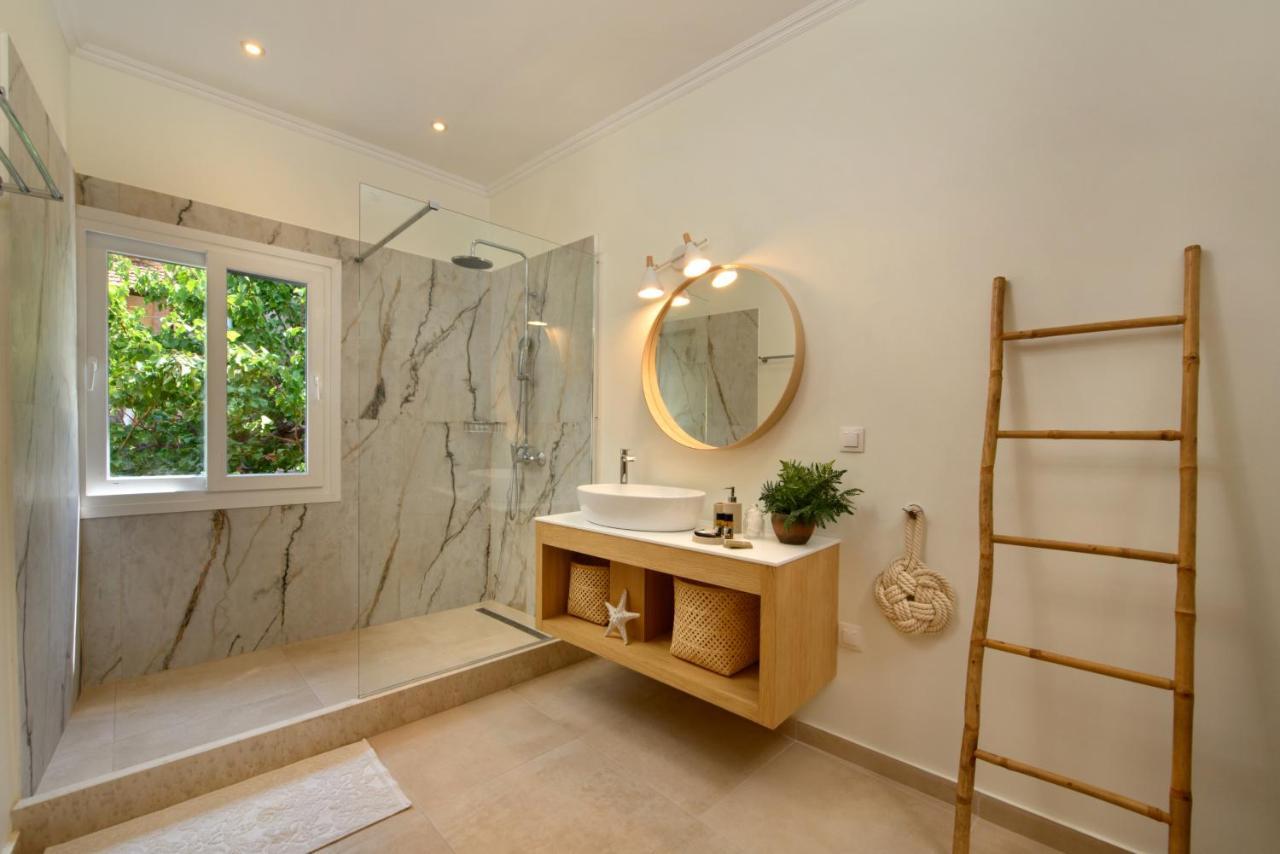 La Maisonette House In The Heart Of Liapades Close To Rovinia Beach & Paleokastritsa Exteriör bild